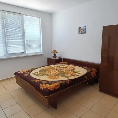Стаи За Гости Гларус 1 Vendégház
